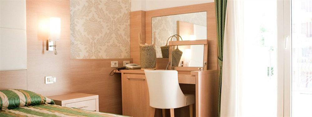 بيلاريا-إيجيا مارينا Hotel Michelangelo المظهر الخارجي الصورة